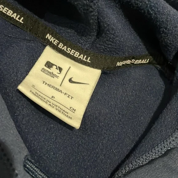 Nike Men's Blue Milwaukee Brewers Hoodie - Picture 3 of 4